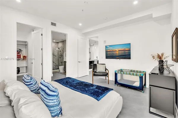 $5,200 | 2100 Miami Road, Unit 403, Fort Lauderdale, FL 33316