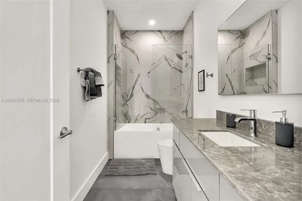 $5,200 | 2100 Miami Road, Unit 403, Fort Lauderdale, FL 33316