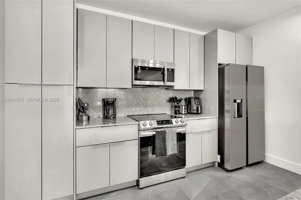 $5,200 | 2100 Miami Road, Unit 403, Fort Lauderdale, FL 33316