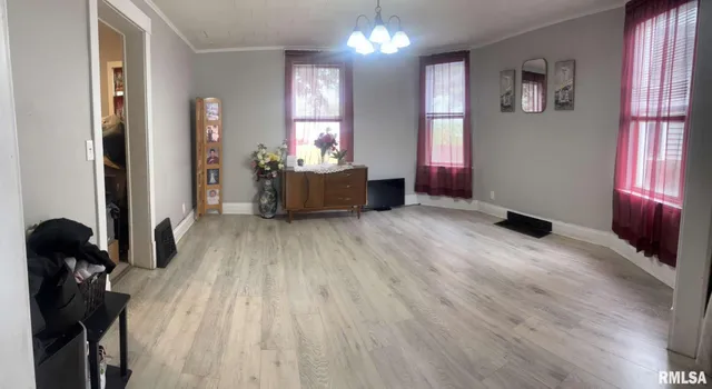 $149,500 | 1015 18th Avenue, Rock Island, IL 61201