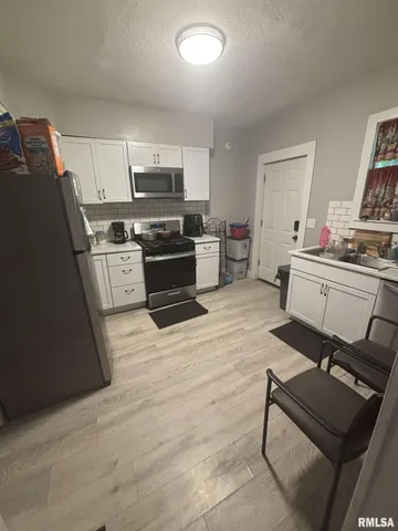 $149,500 | 1015 18th Avenue, Rock Island, IL 61201