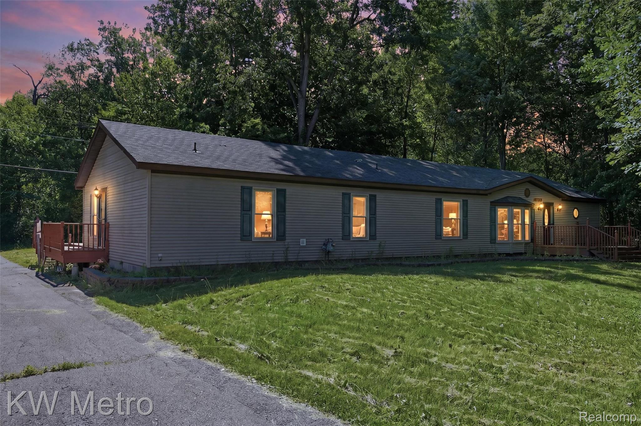 22733 Sumpter Road Belleville, MI 48111 - Photo 1 of 52 01-result (31).jpg