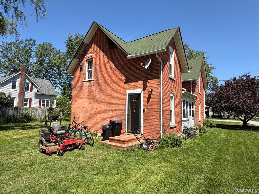 208 East Mill Street Capac, MI 48014 - Photo 4 of 26