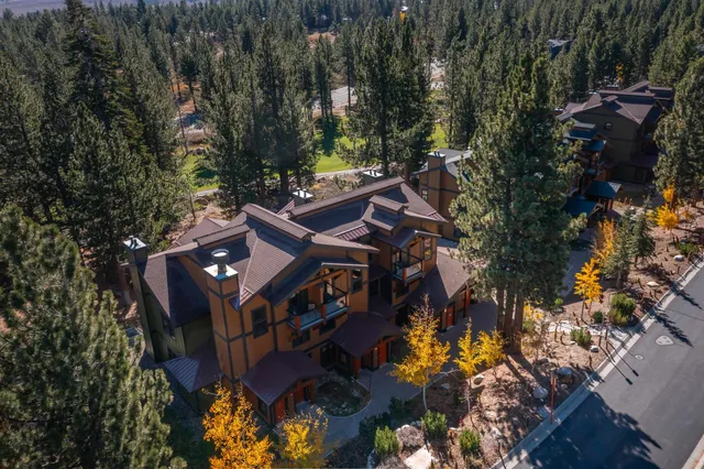 $1,100,000 | 2004 Sierra Star Parkway, Unit 18, Mammoth Lakes, CA 93546