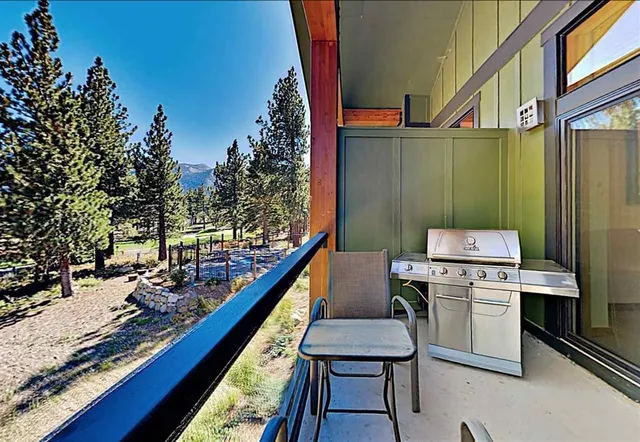 $1,100,000 | 2004 Sierra Star Parkway, Unit 18, Mammoth Lakes, CA 93546