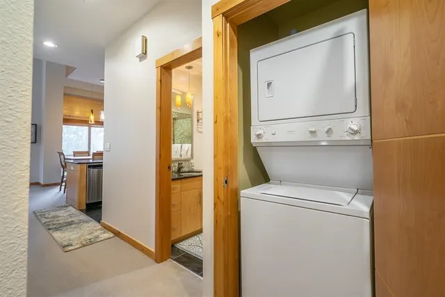 $1,100,000 | 2004 Sierra Star Parkway, Unit 18, Mammoth Lakes, CA 93546