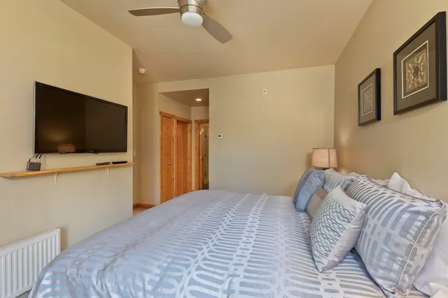 $1,100,000 | 2004 Sierra Star Parkway, Unit 18, Mammoth Lakes, CA 93546