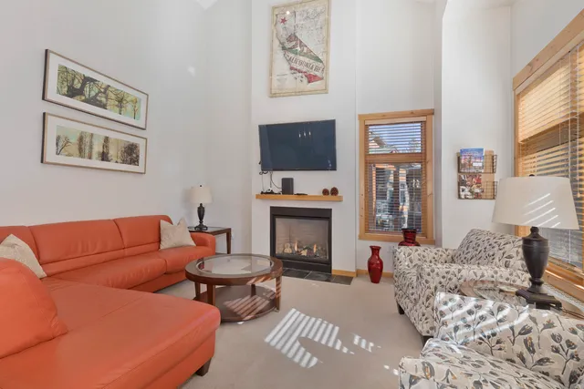 $1,100,000 | 2004 Sierra Star Parkway, Unit 18, Mammoth Lakes, CA 93546