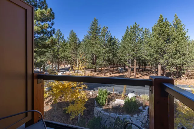 $1,100,000 | 2004 Sierra Star Parkway, Unit 18, Mammoth Lakes, CA 93546