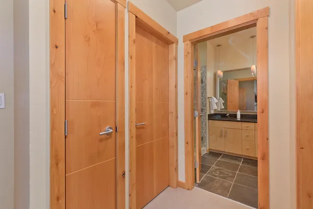 $1,100,000 | 2004 Sierra Star Parkway, Unit 18, Mammoth Lakes, CA 93546