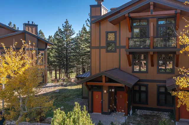 $1,100,000 | 2004 Sierra Star Parkway, Unit 18, Mammoth Lakes, CA 93546