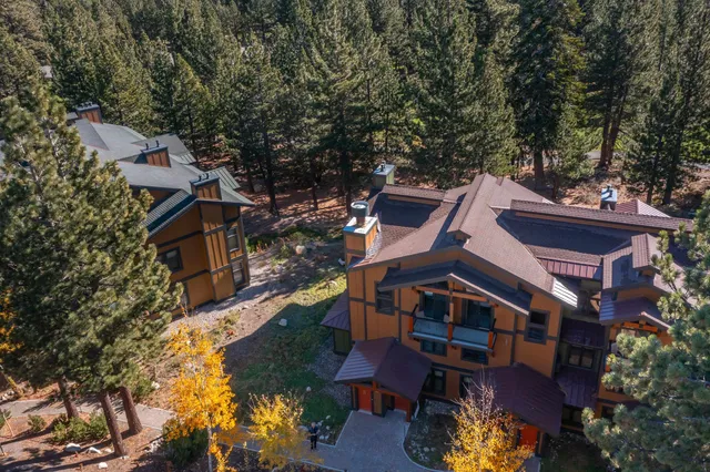 $1,100,000 | 2004 Sierra Star Parkway, Unit 18, Mammoth Lakes, CA 93546