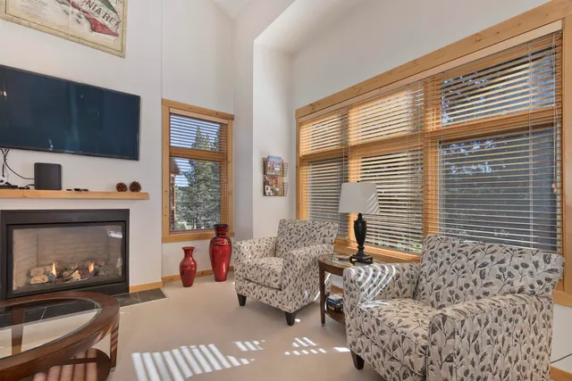 $1,100,000 | 2004 Sierra Star Parkway, Unit 18, Mammoth Lakes, CA 93546