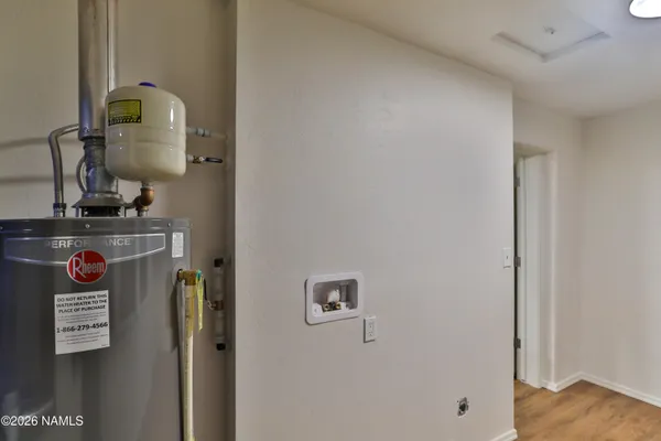 $2,500 | 606 West Elm Street, Winslow, AZ 86047