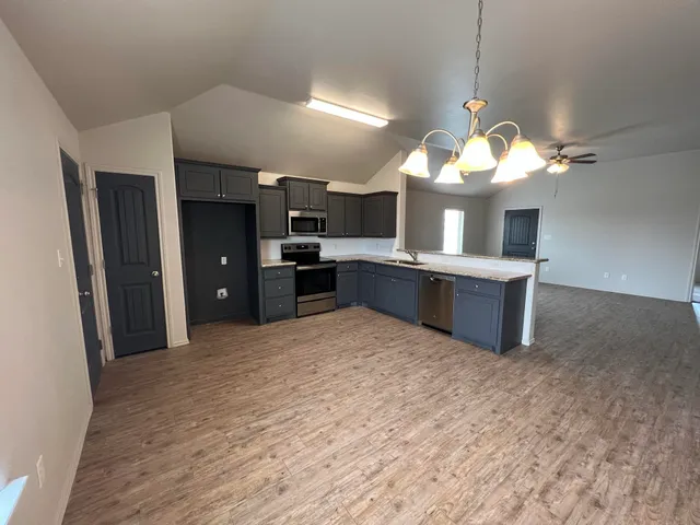 $1,800 | 716 Hillshire Avenue, Wolfforth, TX 79382