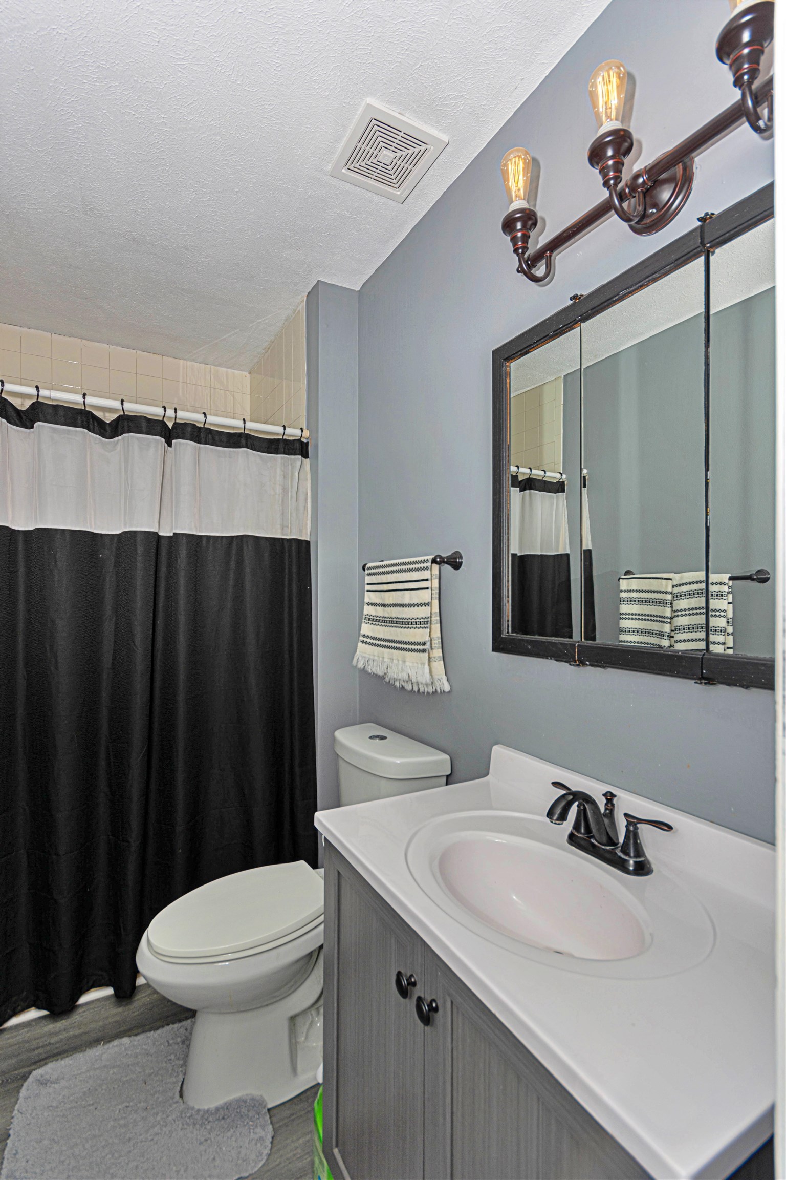 911 South Trainer Road Rockford, IL 61108 - Photo 17 of 32 Gallery Image 17