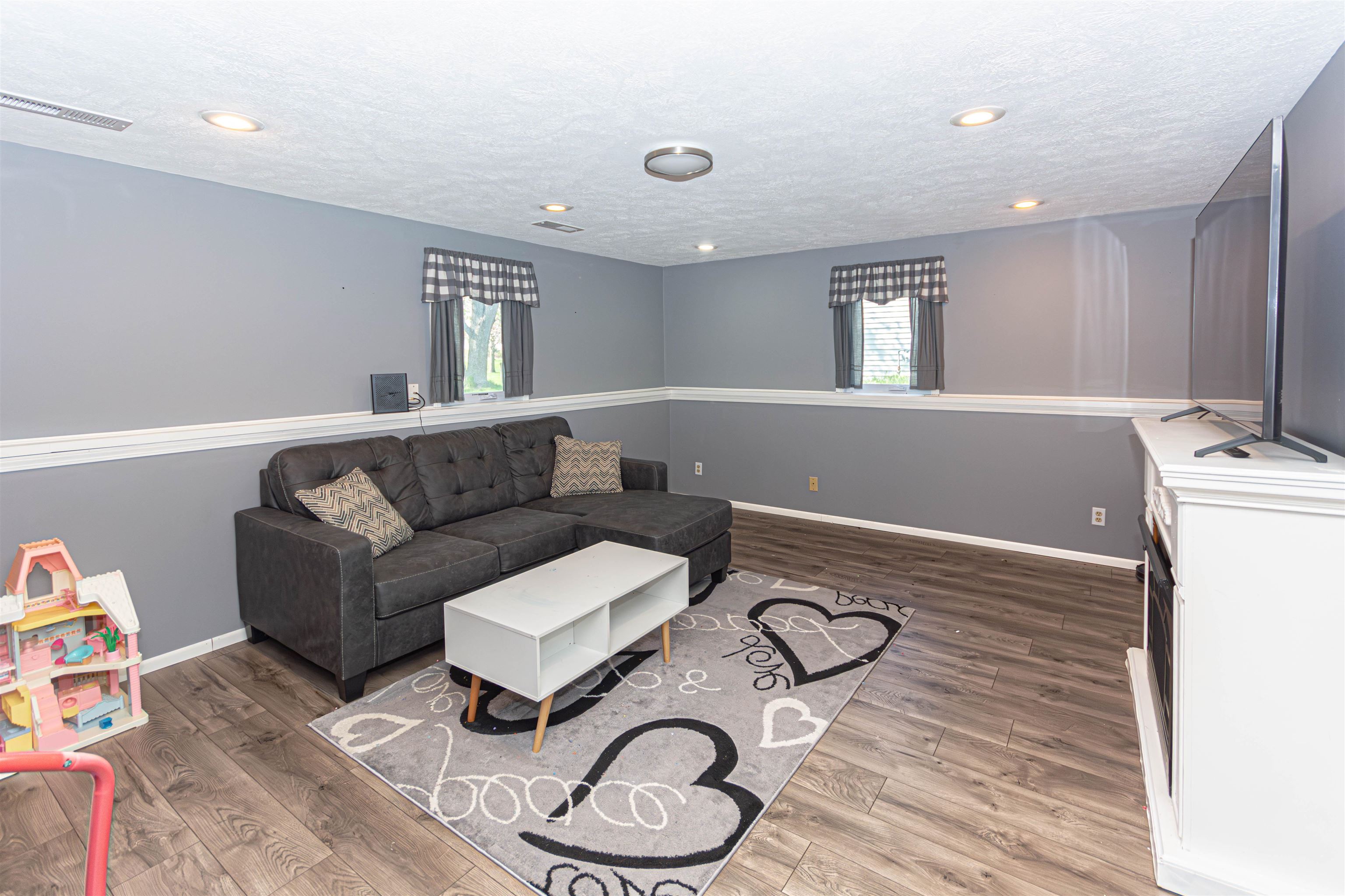 911 South Trainer Road Rockford, IL 61108 - Photo 23 of 32 Gallery Image 23