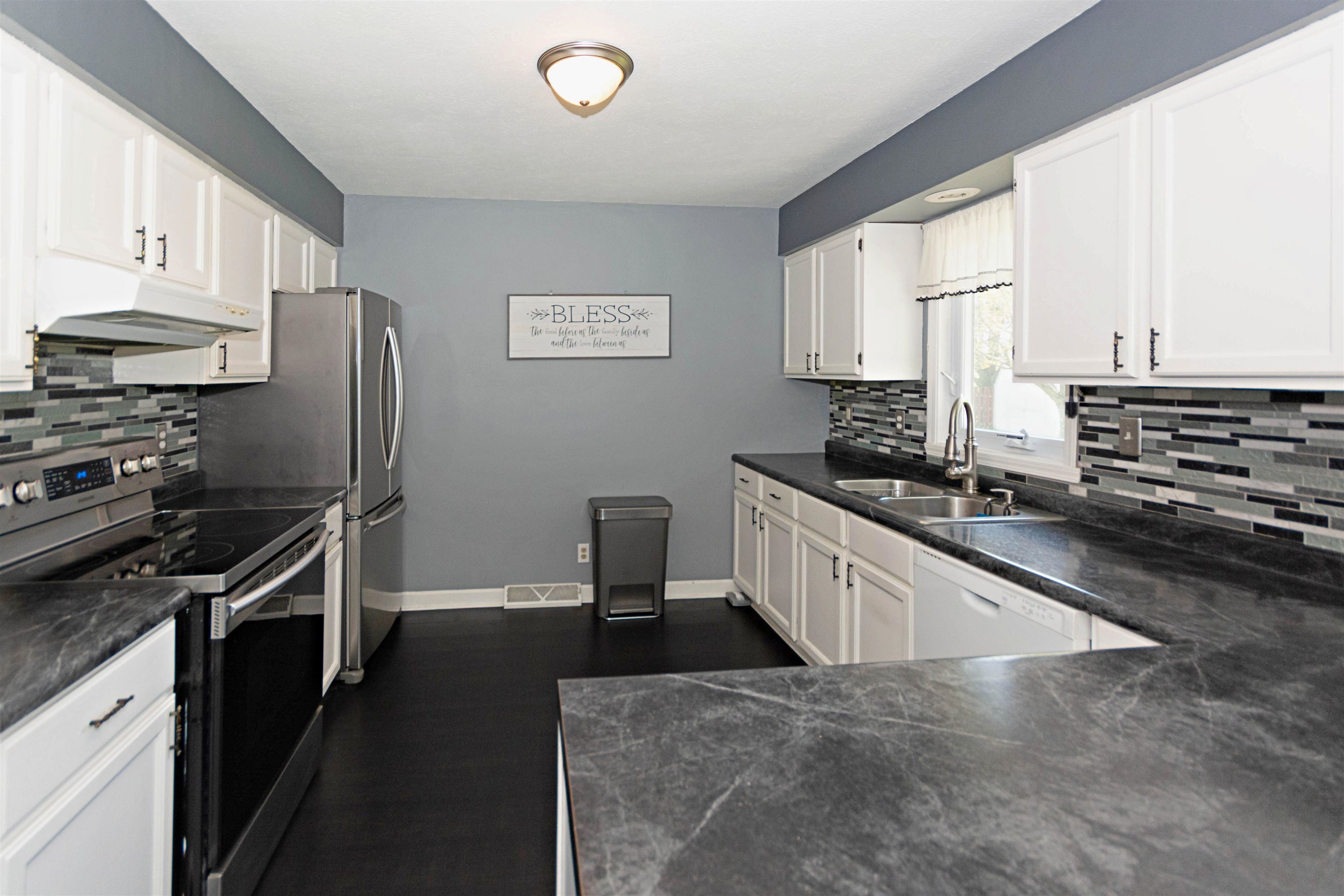 911 South Trainer Road Rockford, IL 61108 - Photo 9 of 32 Gallery Image 9