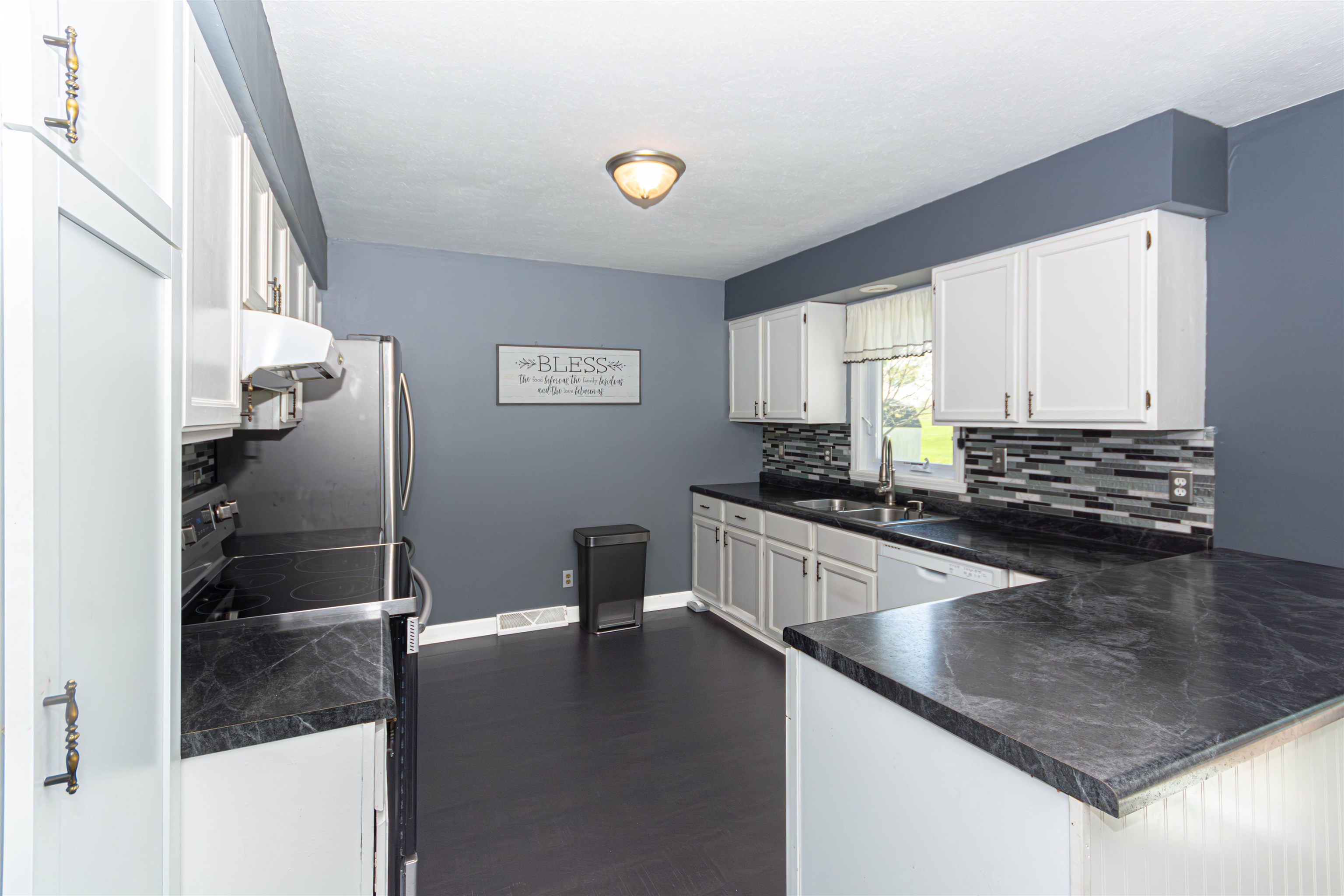 911 South Trainer Road Rockford, IL 61108 - Photo 10 of 32 Gallery Image 10