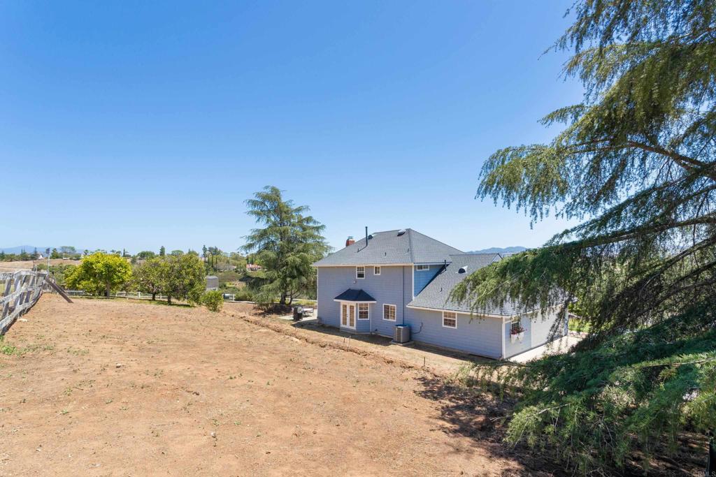 1826 Vía Monserate Fallbrook, CA 92028 - Photo 28 of 31