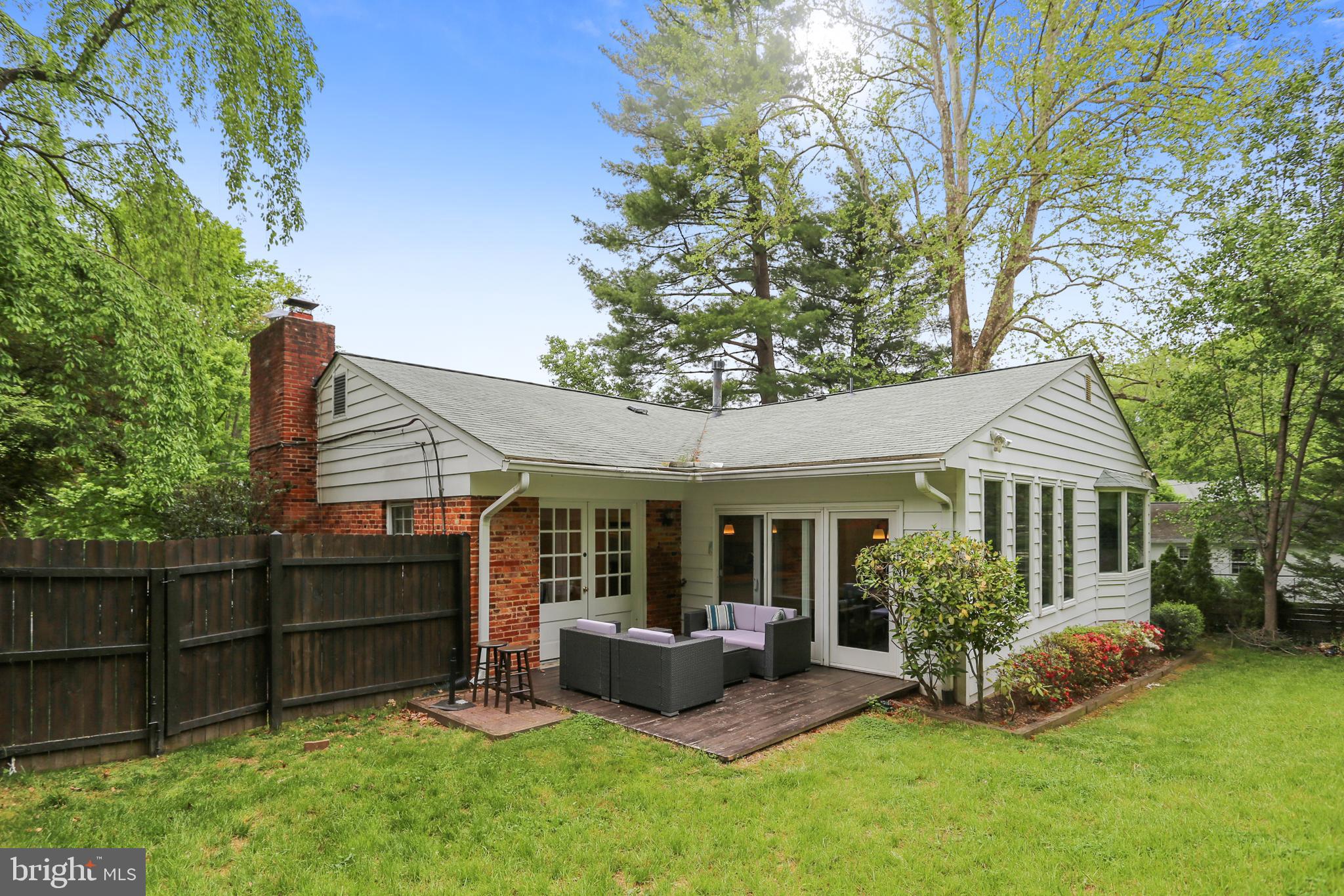 8105 Beech Tree Road Bethesda, MD 20817 - Photo 5 of 57 Gallery Image 5