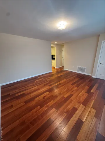 $3,500 | 1125 7th Street, West Babylon, NY 11704