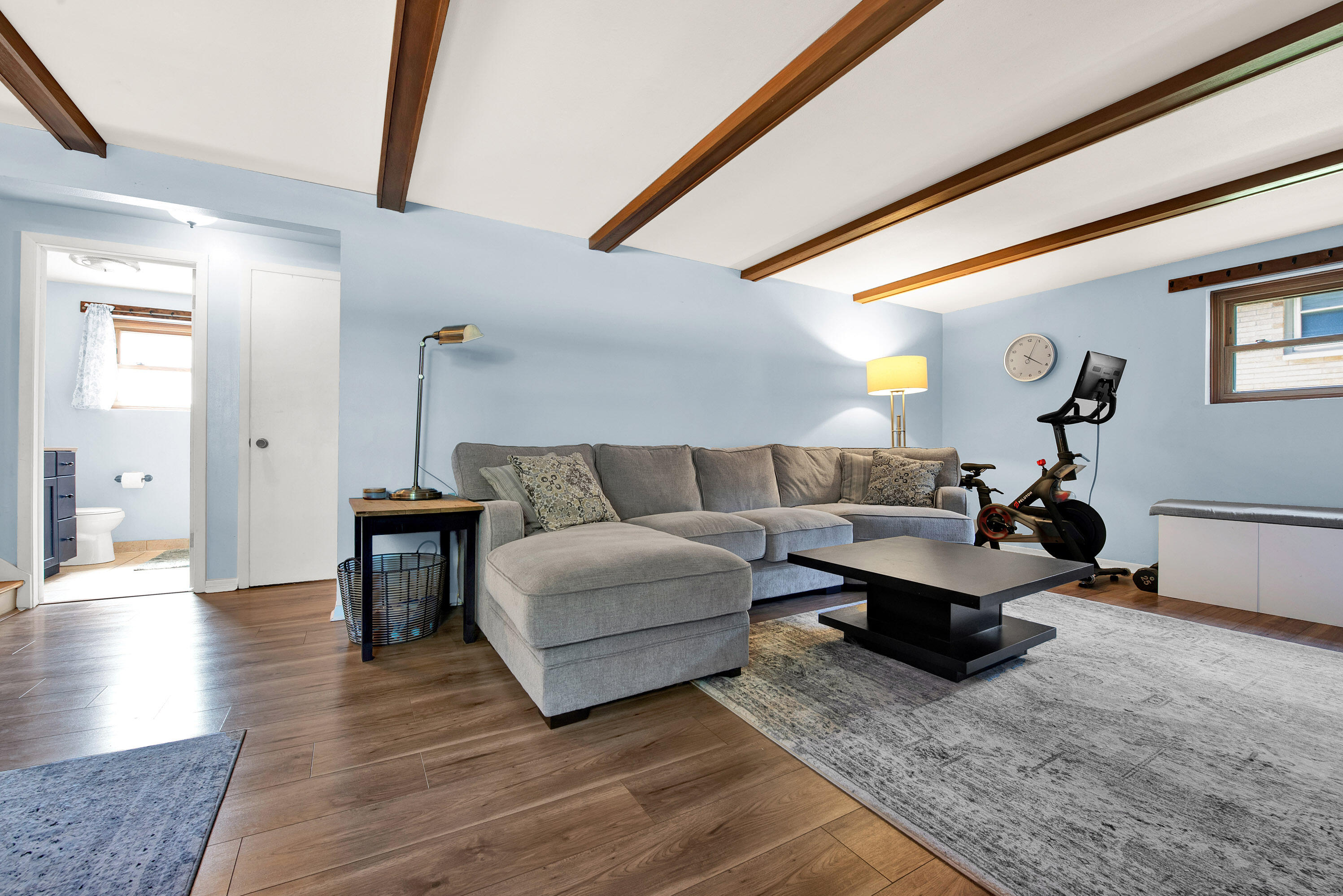 5279 South 22nd Street Milwaukee, WI 53221 - Photo 15 of 27 Family Room