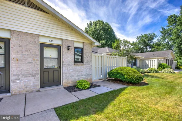 $225,000 | 425 Valleybrook Drive, Lancaster, PA 17601