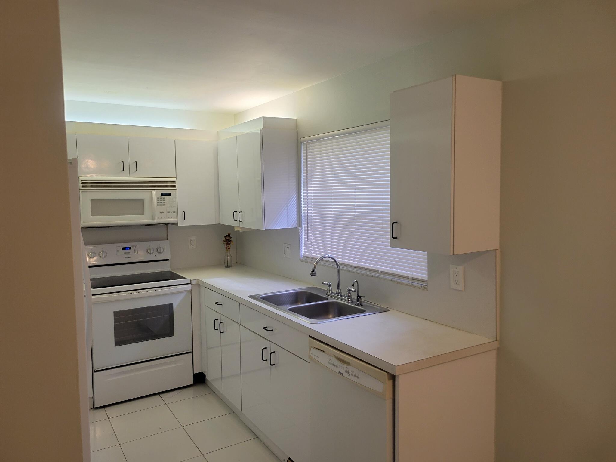 3345 Perimeter Drive, Unit 1311 Greenacres, FL 33467 - Photo 7 of 16 5A13D6AF-CE78-4045-B91D-365B4034C280