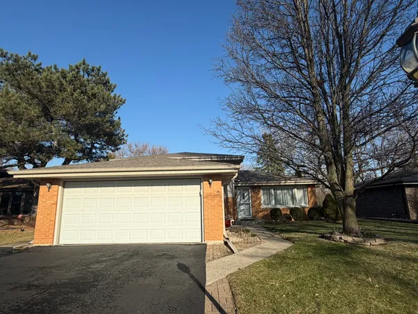 $410,500 | 10631 South Lori Lane, Palos Hills, IL 60465