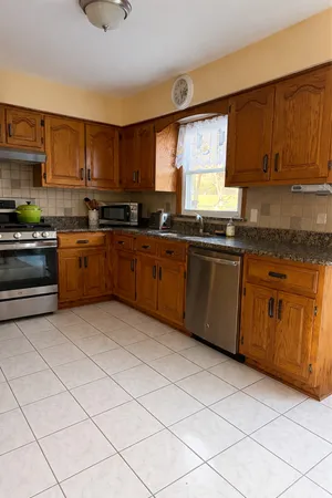 $410,500 | 10631 South Lori Lane, Palos Hills, IL 60465