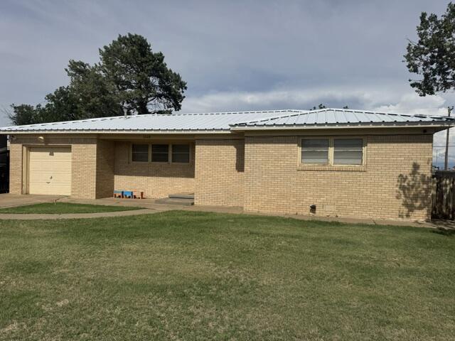 1208 Main Ralls, TX 79357 - Photo 2 of 20 IMG_0659