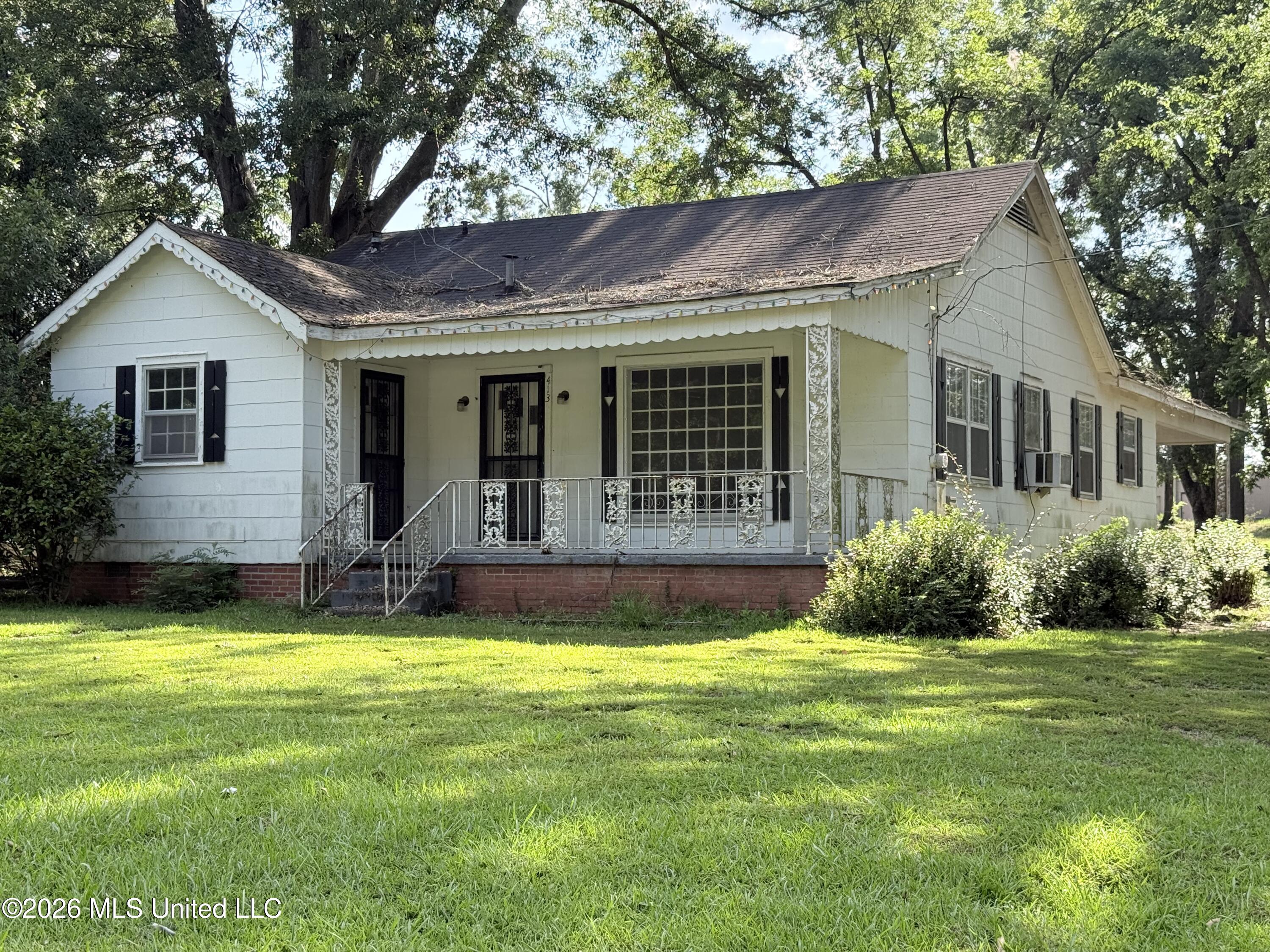 413 Fairground Street Winona, MS 38967 - Photo 1 of 5 IMG_0081