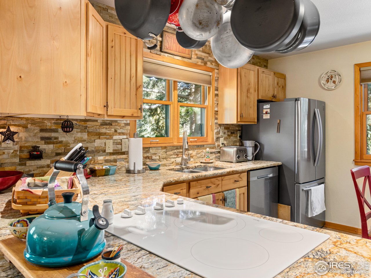 3157 Riverside Drive Lyons, CO 80540 - Photo 9 of 38 Kitchen