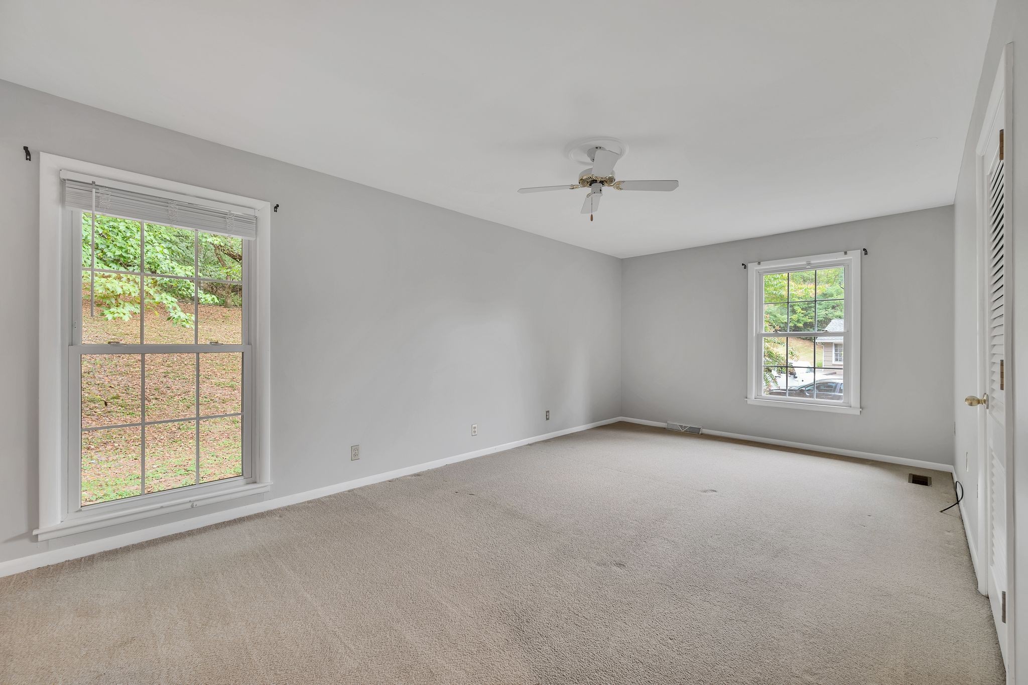 6620 Ellesmere Road Nashville, TN 37205 - Photo 31 of 45 The large third bedroom offers plenty of natural light and a walk-in closet.