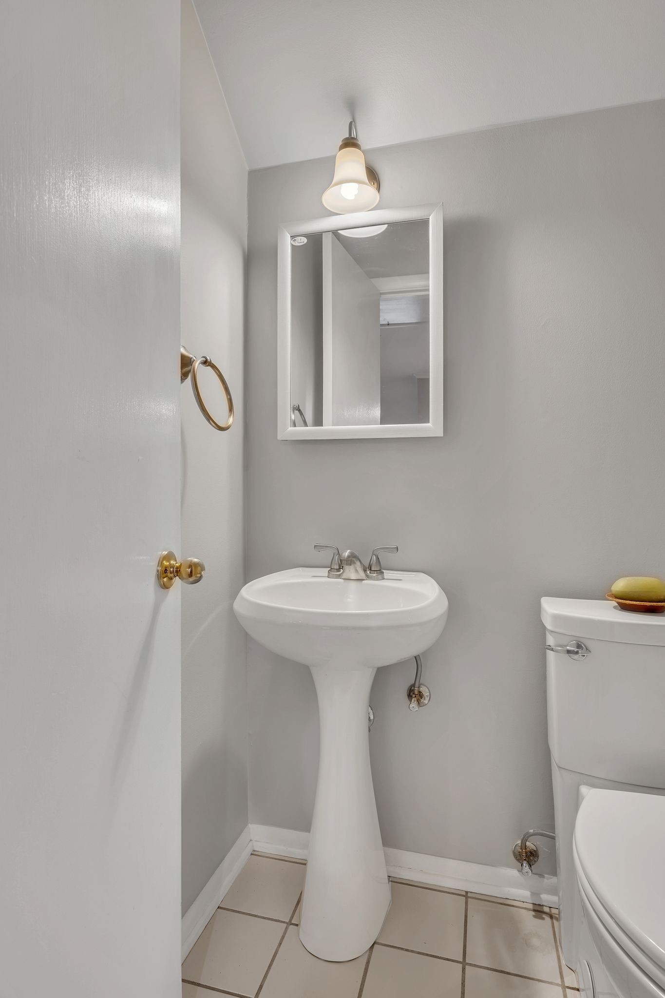 6620 Ellesmere Road Nashville, TN 37205 - Photo 35 of 45 Half bathroom.