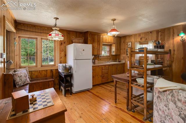 44 Pine Street Rye, CO 81069 - Photo 9 of 30 Open to sitting area