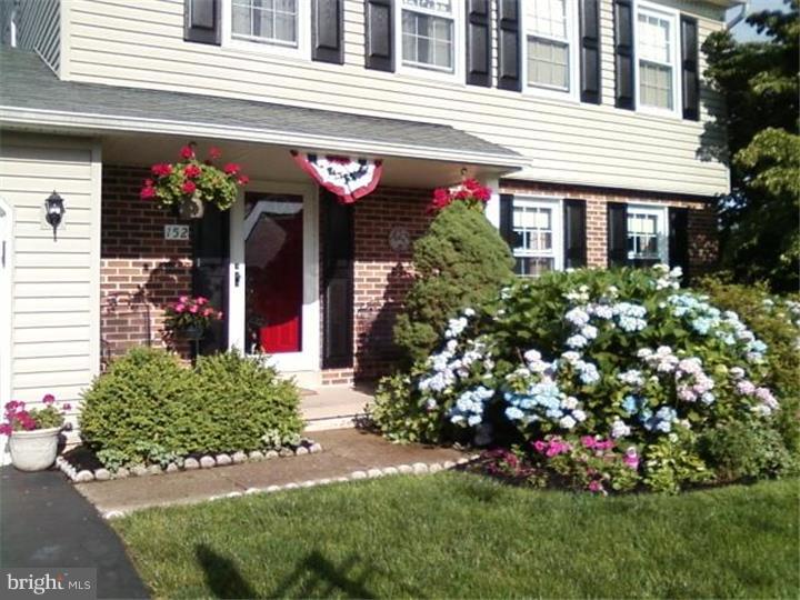 152 Chilton Road Langhorne, PA 19047 - Photo 2 of 14 Porch