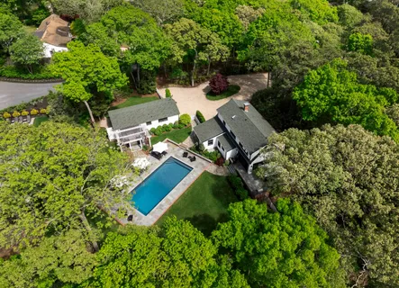 $2,395,000 | 91 East Tiana Road, Hampton Bays, NY 11946