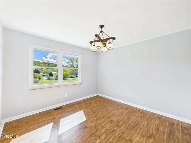 $190,000 | 161 Gardenia Drive, Ewing, VA 24248