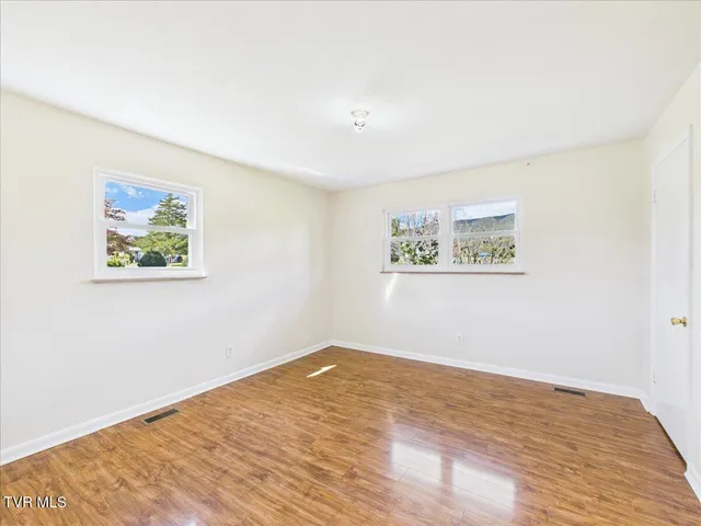 $190,000 | 161 Gardenia Drive, Ewing, VA 24248