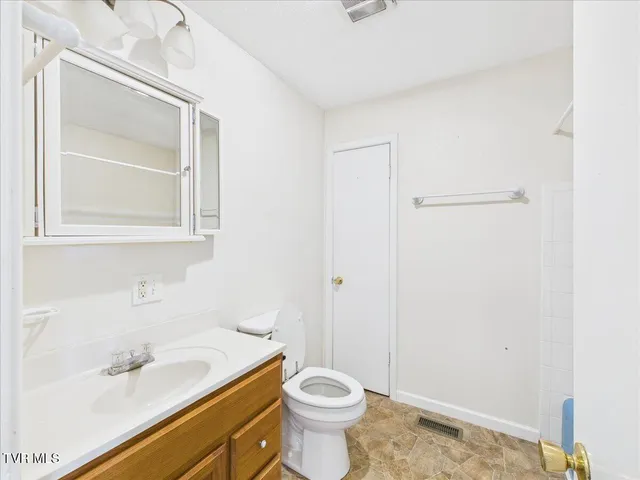 $190,000 | 161 Gardenia Drive, Ewing, VA 24248