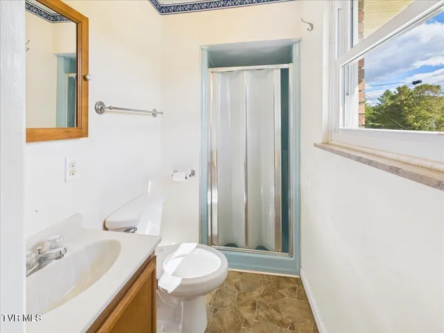 $190,000 | 161 Gardenia Drive, Ewing, VA 24248