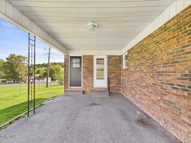 $190,000 | 161 Gardenia Drive, Ewing, VA 24248