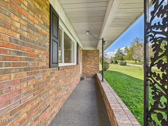 $190,000 | 161 Gardenia Drive, Ewing, VA 24248