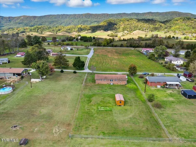 $190,000 | 161 Gardenia Drive, Ewing, VA 24248