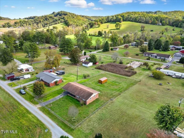 $190,000 | 161 Gardenia Drive, Ewing, VA 24248