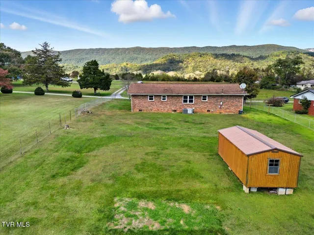 $190,000 | 161 Gardenia Drive, Ewing, VA 24248