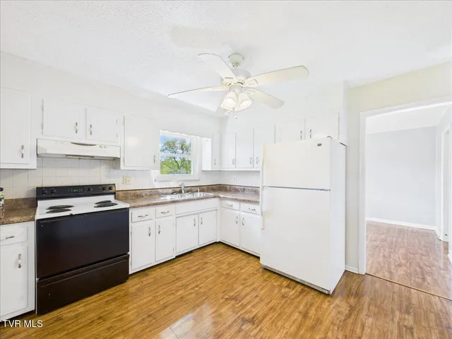 $190,000 | 161 Gardenia Drive, Ewing, VA 24248