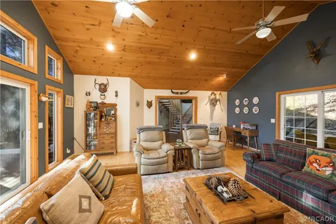 $785,000 | 238 Shasta Drive, Lake Arrowhead, CA 92352